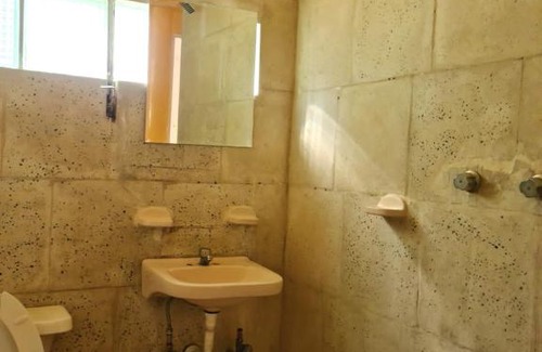 Atlixco Casa | Habitación privada en edificio céntrico (amarillo)