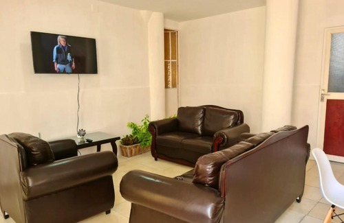 Atlixco Casa | Habitación privada en edificio céntrico (amarillo)