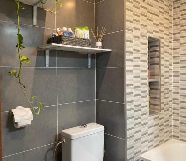 Poligono Norte Casa | habitacion acogedora con limpieza incluida- buena conexion