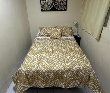 San Salvador Casa | Habitacion con Aire acondicionado y baño privado