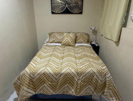 San Salvador Casa | Habitacion con Aire acondicionado y baño privado