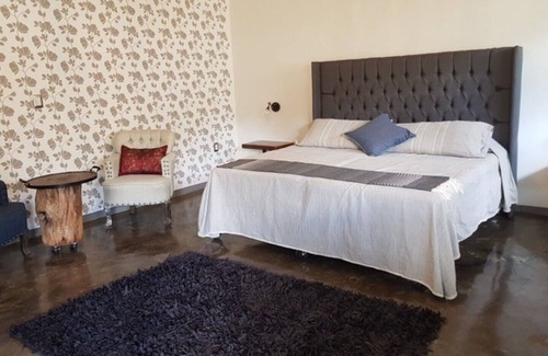 Valle de Bravo Casa | Habitacion Encino en Santa Teresa!