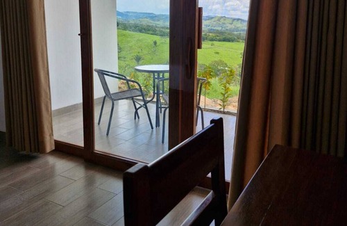 La Banda de Shilcayo Cabaña | Habitaciones con Vistas al Infinito en Fundo Onírica. Tarapoto-perú