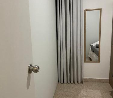 Campo Alegre Casa | Habitaciones privadas en un departamento encantador