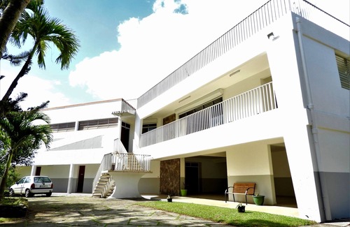 Trois-Rivieres Villa | Habitación SUGER ❤ Terraza, azotea y jardines (villa completa)