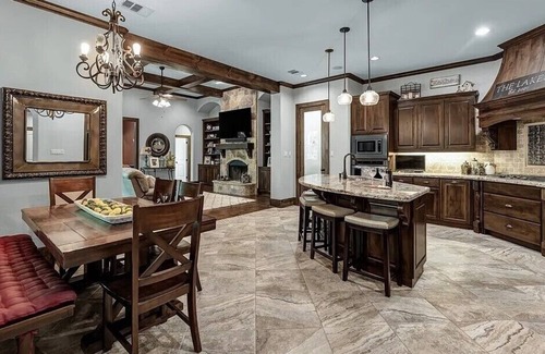 Wellborn Casa | Hacienda del "L"- Private-Perfect for Game Wknds!