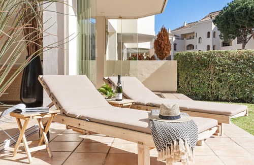 Nikki Beach Apartamento | Apartamento Hacienda Elviria Beach - 2 Dormitorios Coastal Escape