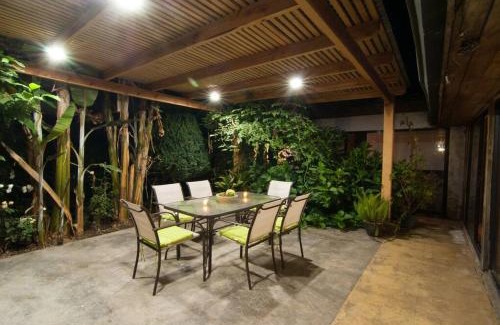 Yerbas Buenas Casa | Hacienda en parral con piscinas, Jacuzzi y Más