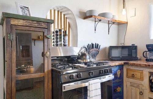 Albuquerque Casa | Hacienda Escondida- Modern Southwest Relaxation