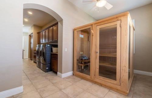 Temecula Villa | Hacienda-In center of Temecula Wine Country