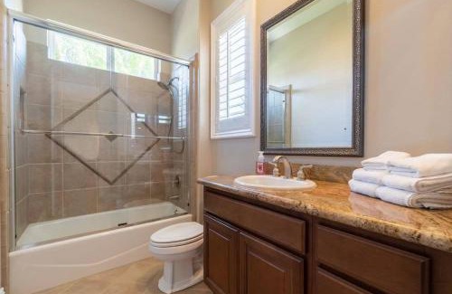 Temecula Villa | Hacienda-In center of Temecula Wine Country