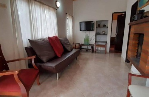 El Rosal Casa | Hacienda Moncora cabaña lago p2