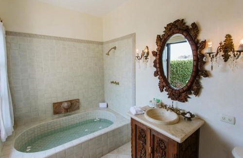 Downtown Puerto Vallarta Hotel | Hacienda San Angel