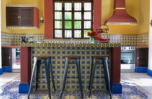 Barrio de Santiago Casa | ★Hacienda Style★ Friends & Family oriented ♥Pool♥ BBQ, Netflix, Free Parking, AC