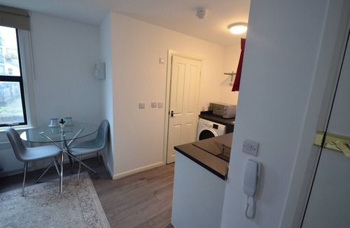Leabridge Casa | Hackney E5 - Perfect for Couples Getaway