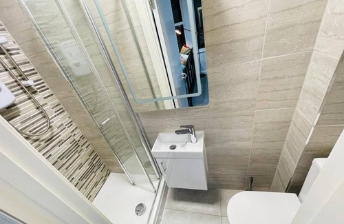 Upper Clapton Apartamento | Apartamento-Baño Privado-10-Diseñador