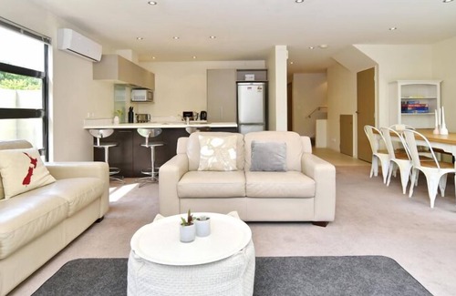 Riccarton Apartamento | Apartamento de lujo con patio, jardín y césped disponible en Christchurch