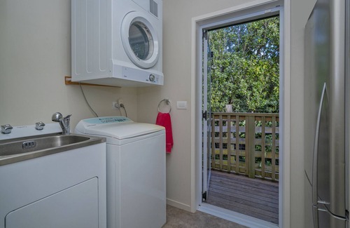 Hahei Casa | Hahei Haven - Hahei Holiday Home