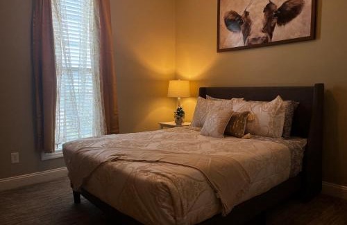 Hahira Casa | Hahira 3-Bedroom Home near Wild Adventures, Sleeps 12