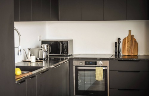 Haifa Apartamento | Haifa Bay Views Penthouse by Sea N' Rent