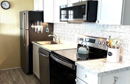 Holden Beach Casa | "Hakuna Matata" - Oceanfront Home, 2 Bedrooms / 2 Bathrooms
