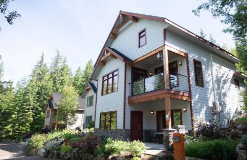 Nakusp Complejo | Halcyon Hot Springs Resort