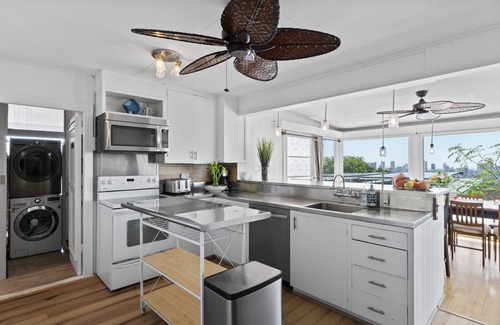 St Louis Heights Casa | This townhouse is a 4 bedroom(s), 3 bathrooms, located in Honolulu, HI.