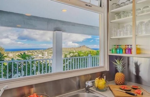 St Louis Heights Casa | This townhouse is a 4 bedroom(s), 3 bathrooms, located in Honolulu, HI.