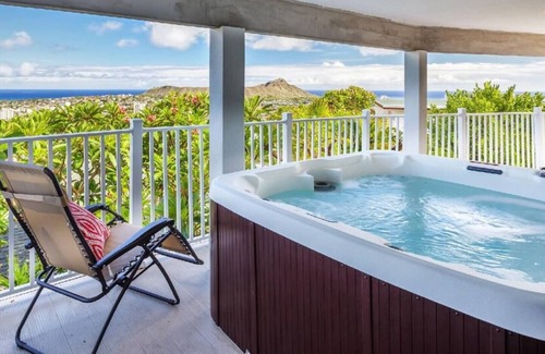 St Louis Heights Casa | This townhouse is a 4 bedroom(s), 3 bathrooms, located in Honolulu, HI.