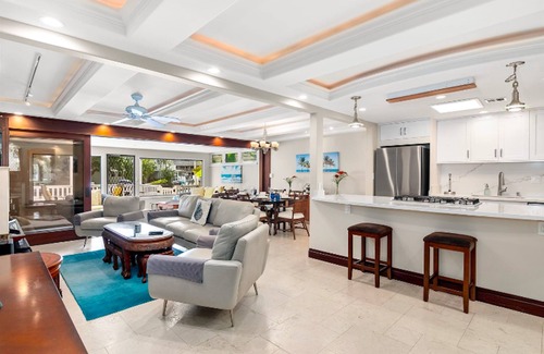 Eastern Honolulu Casa | Hale Maluhia - Marina Views!