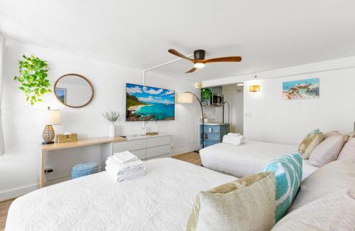 Waikiki Apartamento | Hale Nalu Waikīkī Studios Ocean View King Size Bed