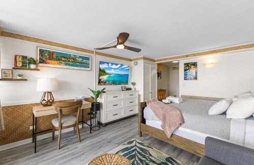 Waikiki Apartamento | Hale Nalu Waikīkī Studios Ocean View King Size Bed
