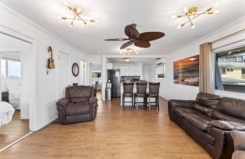 Waikiki Casa | This duplex is a 7 bedroom(s), 6 bathrooms, located in Honolulu, HI.