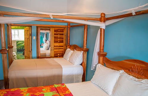 Little Bay Casa | Haley's Paradise at Blue Hole