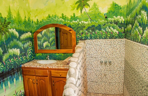 Little Bay Casa | Haley's Paradise at Blue Hole