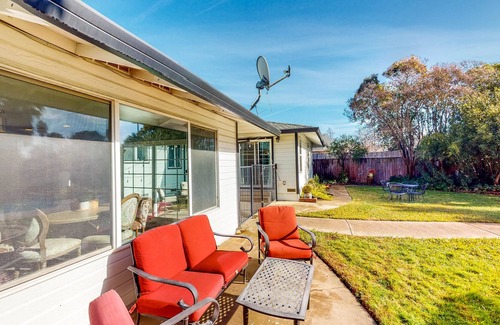 Arden-Arcade Casa | Half-Acre Haven near Sights with Private Pool, Full Kitchen, Jetted Tub