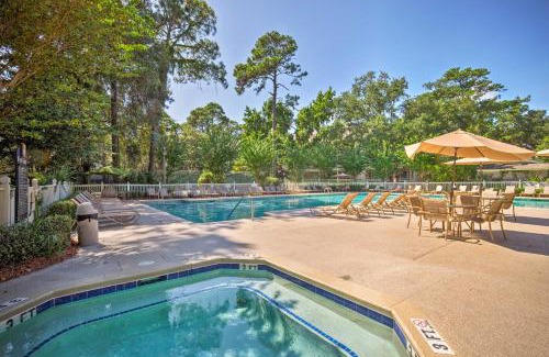Folly Field Apartamento | Half-Mi to Beach Hilton Head Condo with Lagoon View