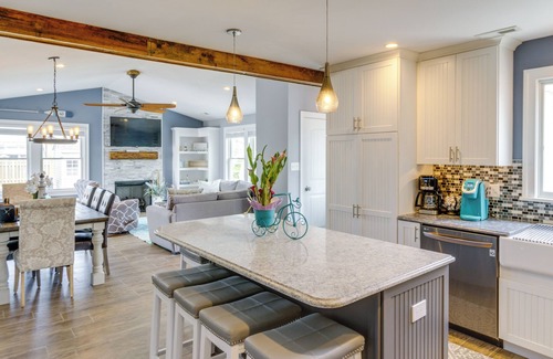 Village Green Casa | Half-Mi to Beach: Cape May Getaway w/Deck & Yard!