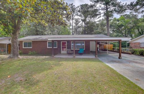 Hinesville Casa | Half-Mi to Dtwn Hinesville Family Home with Yard!