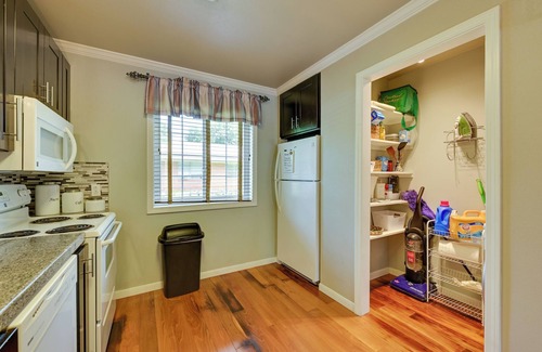 Nacogdoches Apartamento | Half-mi to SFA Campus: Lumberjack-ready Retreat