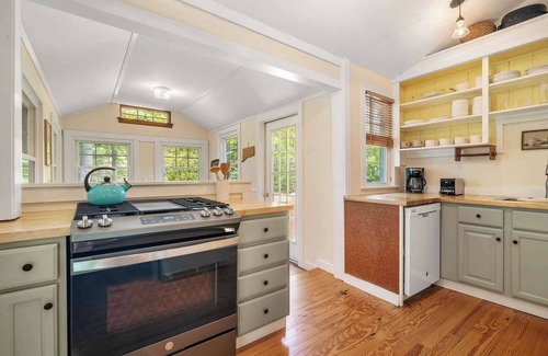 North Eastham Casa | Half Mile to Private Association Beach!