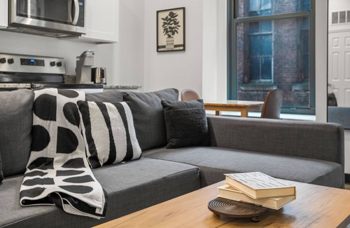 Cultural District Apartamento | Halftime Hideaway in Downtown