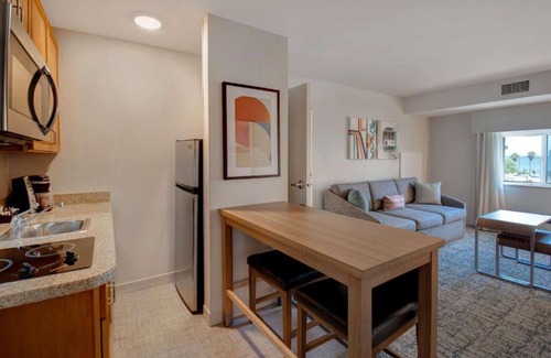 Brisbane Casa | Halfway between SFO Airport and downtown !!