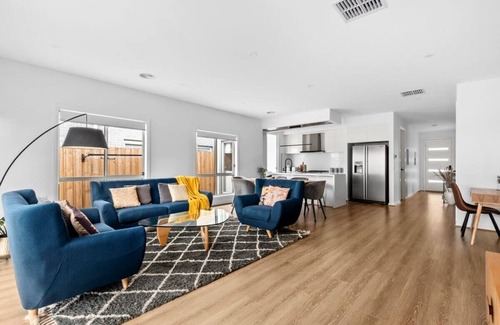 Mount Duneed Casa | Halfway Gem - 3BR Home Between Geelong & The Coast