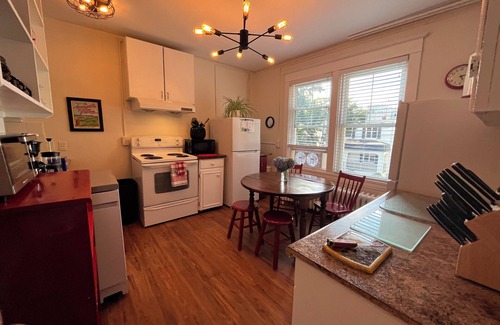 South End Casa | HALIFAX "CENTURY FLAT" - SLEEPS 7 - EXCELENTE UBICACIÓN EN EL CENTRO DE LA CIUDAD