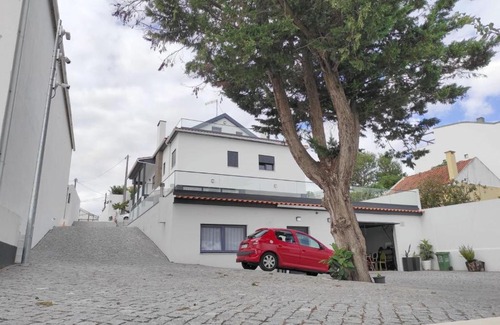 Loures Casa | Hall 92 Quartos com WC em moradia com piscina A-das-Lebres Loures