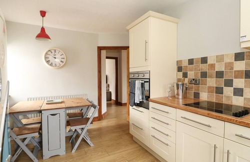 Louth Casa | HALL FARM COTTAGE, pet friendly, country holiday cottage in Louth