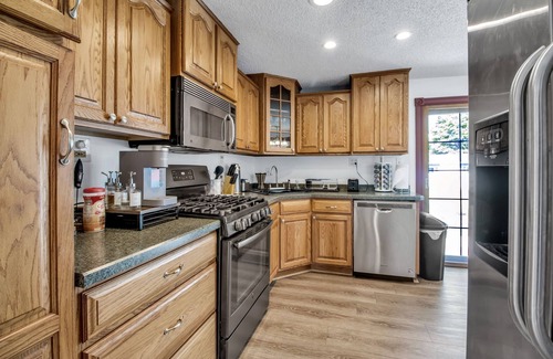 Athol Springs Casa | Hamburg Private House 4 bed 2 bath