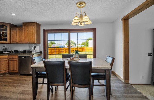 Athol Springs Casa | Hamburg Private House 4 bed 2 bath