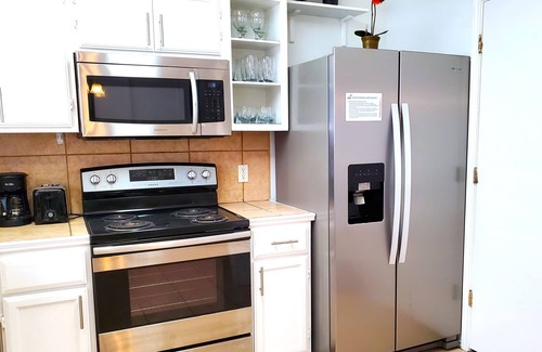 Brownsville Casa | Hamburg Retreat - 3BD/2BA Home, Private Yard!